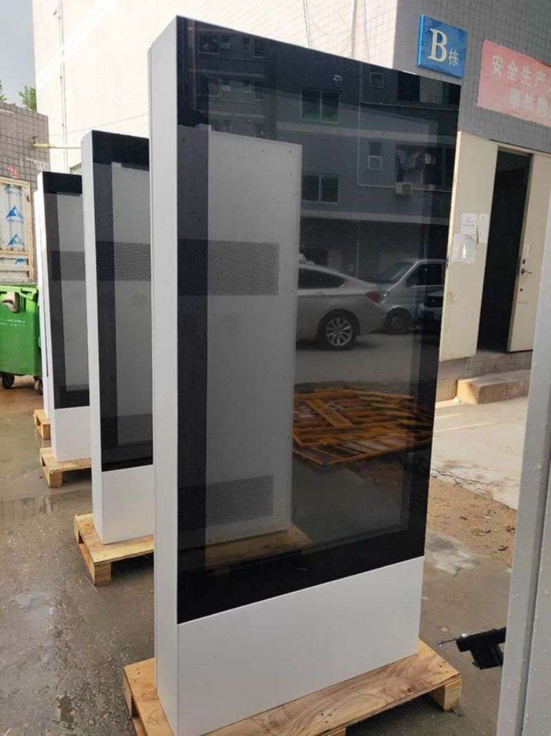 商業(yè)高亮顯示屏廣告機(jī)-06